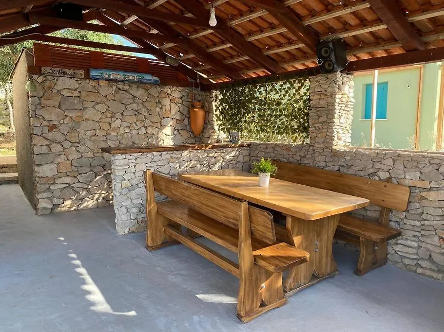 Holiday home Kuca Za Odmor Suncica Villa Otok Zizanj